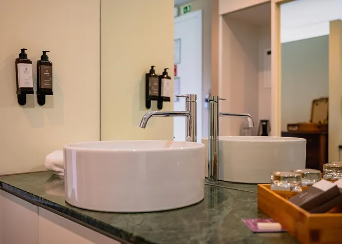 Jardim Da Batalha Boutique By Shiadu 3*