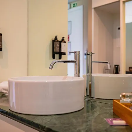 Jardim Da Batalha Boutique By Shiadu 3*